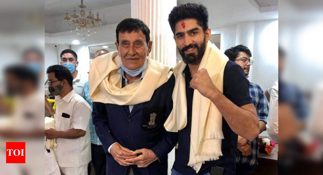 Vijender is in awe of Salim Durani's India blazer