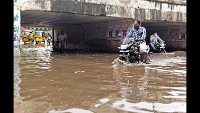 Coimbatore: Heavy rain pounds city, throws traffic out of gear