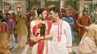 These superhit Bengali film songs evoke the true spirit of Durga Puja