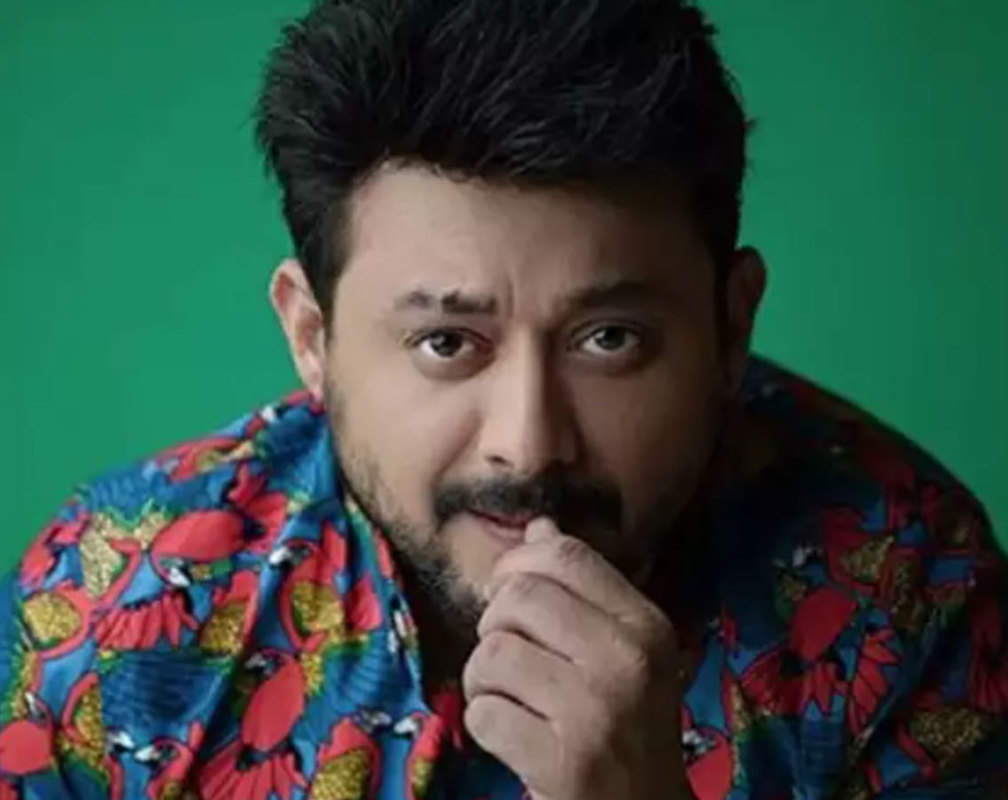 
Swwapnil Joshi's emotional posts for mother and wife during Navratri
