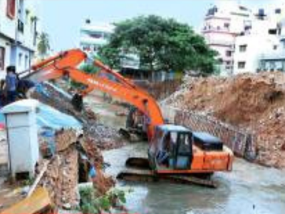 Overnight rain pummels 30 wards in west Bengaluru, turns roads slushy