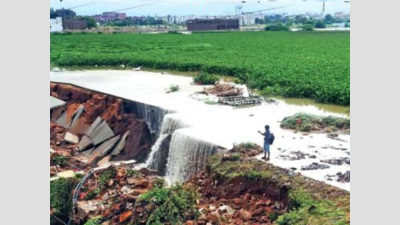 Flood disaster: Lake encroachers face heat in Hyderabad