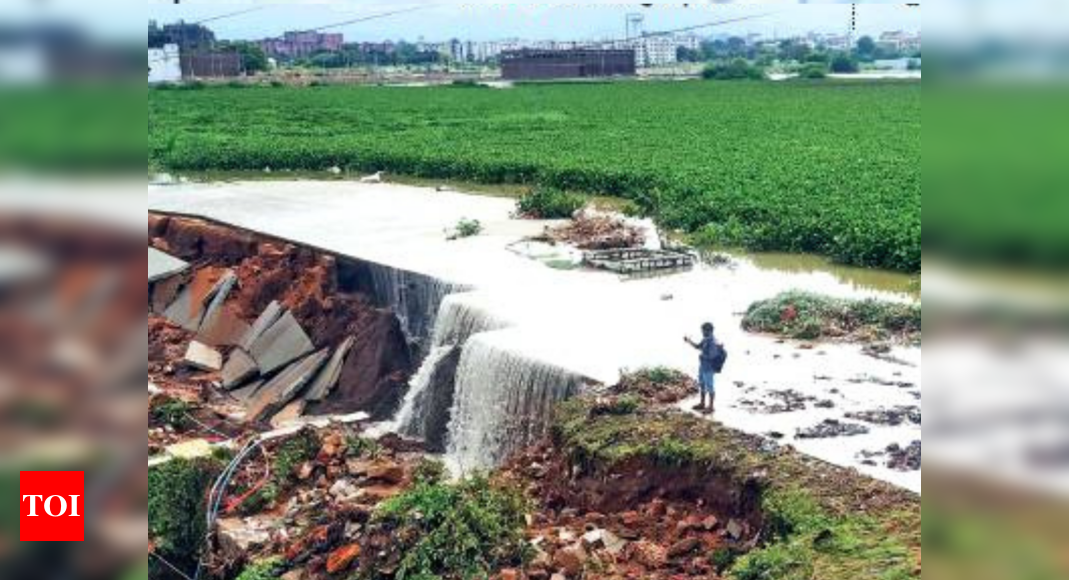 Flood disaster: Lake encroachers face heat in Hyderabad | Hyderabad ...