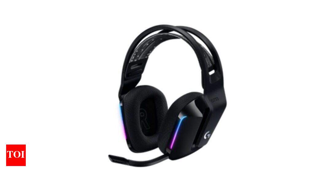 Logitech G733 wireless gaming headset 