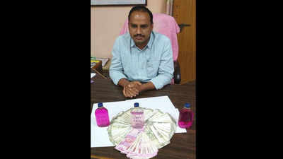 Telangana: Mahbubnagar civic chief caught taking bribe