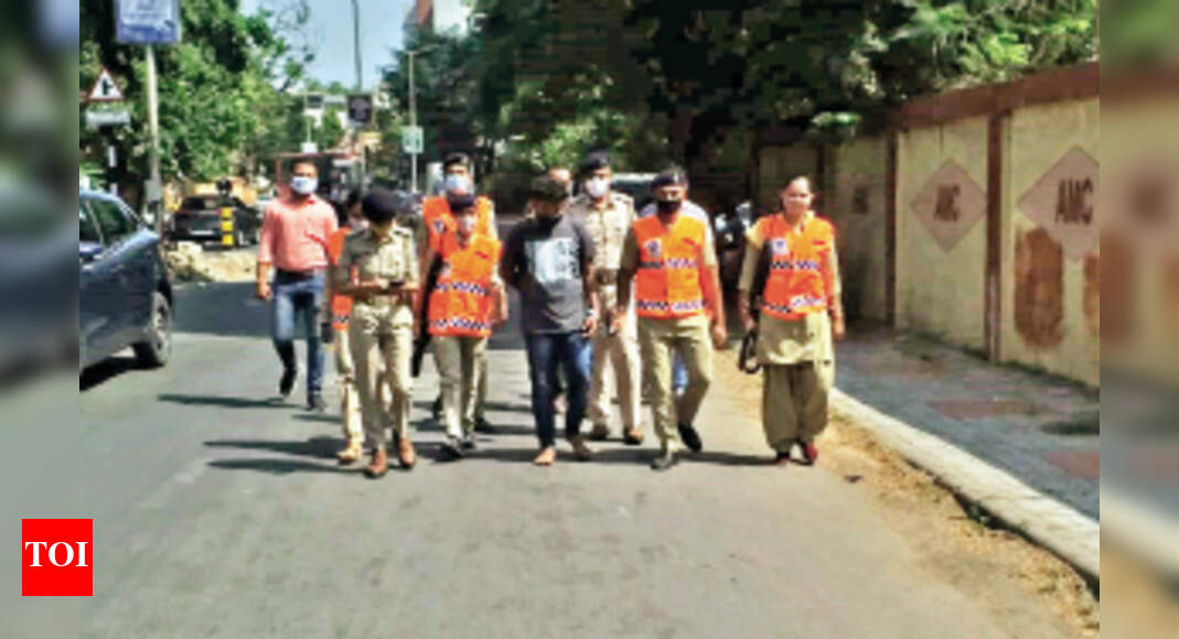 City cops parade Jodhpur accused | Ahmedabad News - Times of India