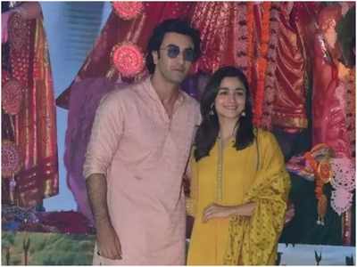 Throwback: When Ranbir Kapoor and Alia Bhatt attended Durga Puja celebrations hosted by Rani Mukerji together