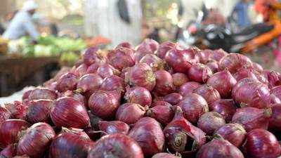 Onion sees sudden spike in retail price across the nation, govt invokes stock limit norms to check prices