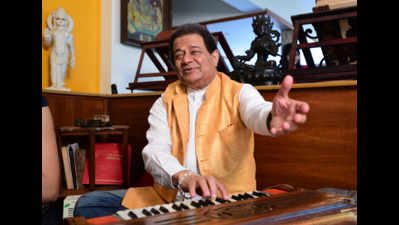 Lucknow: Anup Jalota and Kumar Vishwas to be star performers