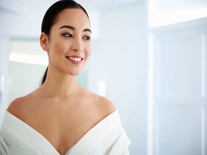 Following a strict skincare regimen? Don't forget about your décolletage -  Times of India