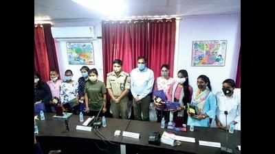 Nine topper girls serve as officers for a day in Jhansi