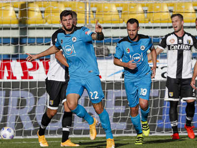 Serie A: Spezia squander two-goal lead and hit woodwork three times
