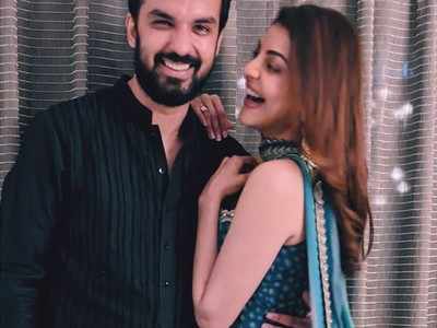 Kajal Aggarwal and Gautam Kitchlu share photos for the first time to wish fans a Happy Dussehra