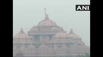 Delhi air 'very poor': Areas around India Gate, Akshardham, ITO full of smog