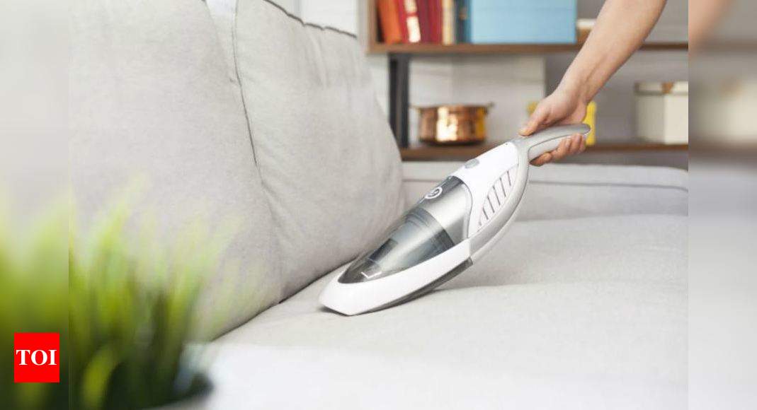 HANDS ON -DUSTGO VACUUM CLEANER 