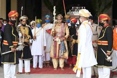 Mysuru Dasara: Yaduveer Performs Vijaya Yatre | Mysuru News - Times Of ...