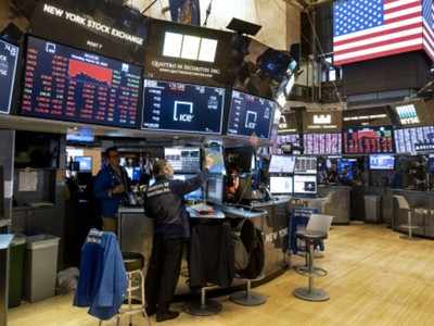 Wall Street tumbles as virus cases soar, stimulus hopes fade