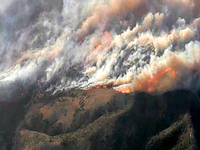 60,000 in Southern California to evacuate after blaze grows