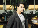Mohsin Khan's pictures
