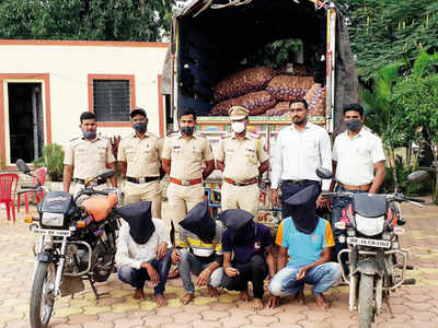 Maharashtra: Four thieves in cop net, 49 bags of onions recovered