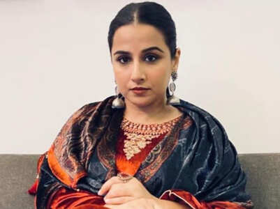 ​​Vidya Balan's red velvet kurta is perfect for your first Karwachauth