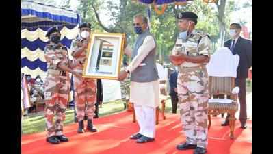 CM felicitates ITBP expedition teams for scaling peaks