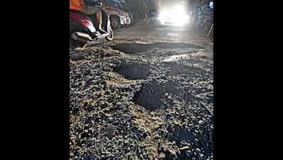 Bad roads: Kerala HC summons corporation secretary again