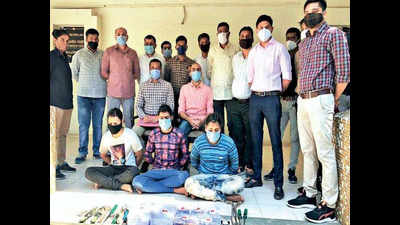 Four members of Chiklikar gang held with Rs 5 lakh booty in Gujarat's Bhavnagar