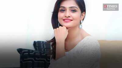 Ramya Nambeesan sings Ilaiyaraja songs