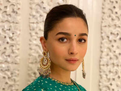 Alia Bhatt in beautiful earrings | Alia bhatt, Shoulder necklace, Fashion  necklace