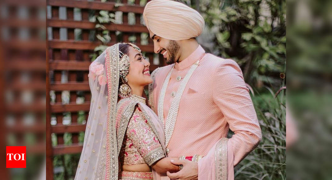 Five Pictures From Neha Kakkar Rohanpreet S Wedding That Will Remind You Of Anushka Sharma And Virat Kohli S Destination Wedding Times Of India Pehal News five pictures from neha kakkar