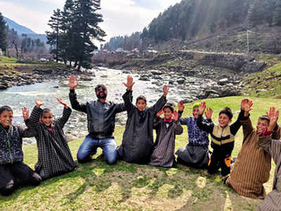 Setting Wfh Goals: Amdavadi Teaches From Dal Lake! 