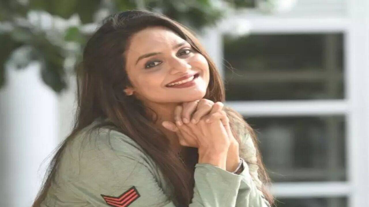 Madhoo Shah To Come Back To Mollywood Through Ennittu Avasanam Malayalam Movie News Times Of India