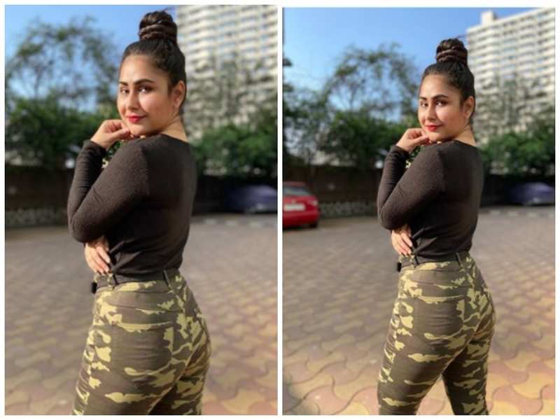 Bhojpuri Actress Priyanka Pandit Looks Pretty In Her Latest Post