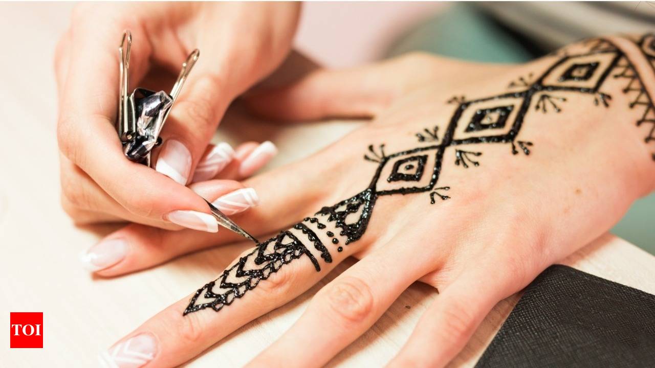 50 Left Hand Mehndi Design (Henna Design) - October 2019