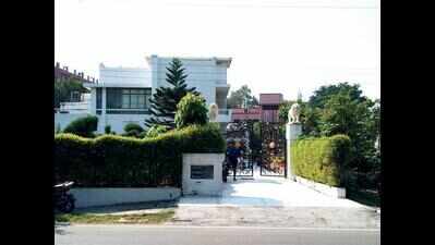 Lucknow’s ‘White House’ for friendly ties irrespective of US poll ...