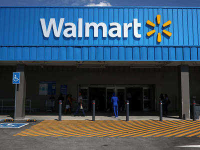 Walmart abandons shelf-scanning robots, lets humans do work