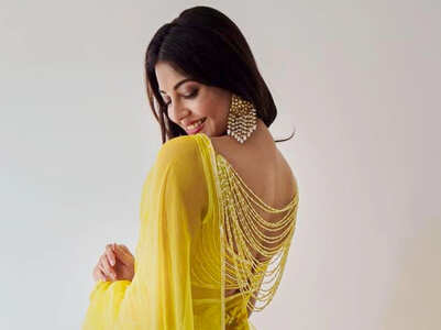 Kajal Aggarwal's blouse had jewellery attached to it!