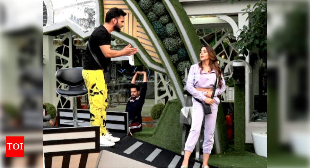 Bigg Boss 14: Nikki Tamboli hides oxygen mask in her pants; opponent Rahul  Vaidya calls her 'gutter' - Times of India