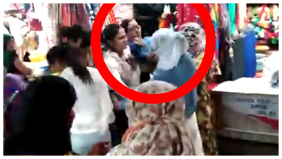 UP: Woman slaps girl for calling her ‘aunty’, video goes viral