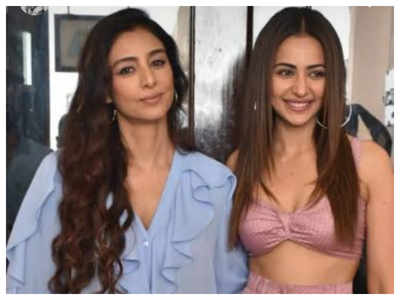Rakul Preet Singh wishes the “ever-gorgeous’ Tabu on her birthday with a throwback picture from their ‘De De Pyaar De’ days