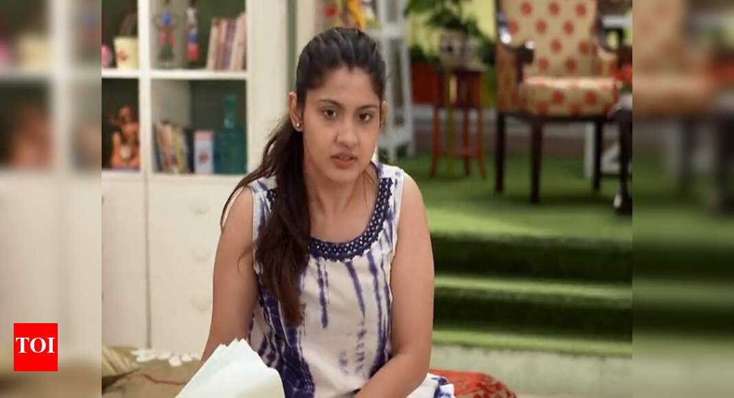 Ke Apon Ke Por: Koel burns the important documents - Times of India