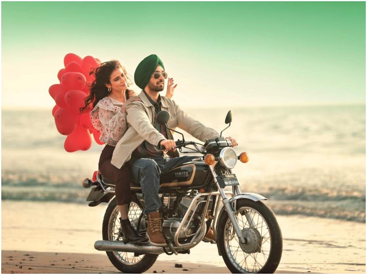 Suraj Pe Mangal Bhari New Song Waareya Diljit Dosanjh And Fatima Sana Shaikh S Sweet Romance In This Love Ballad Is Sure To Leave You Impressed Hindi Movie News Times Of India