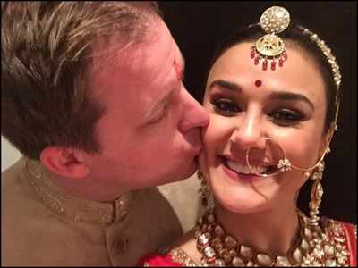Preity Zinta shares a beautiful picture with hubby as she celebrates the 'longest ever' Karwa Chauth; Priyanka Chopra Jonas is in love with their romantic click