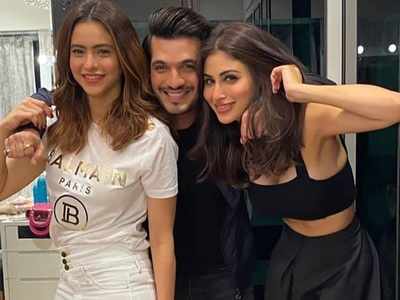 Mouni Roy, Arjun Bijlani and Aamna Sharif celebrate a decade of friendship; call themselves 'the three musketeers'