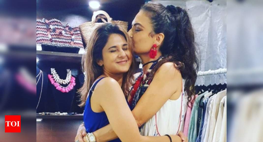 Beyhadh S Jennifer Winget And Her On Screen Mother Kavita Ghai Unite In Goa See Photo Times Of India