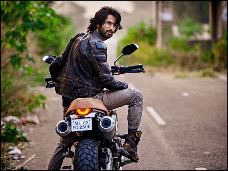 Shahid Kapoor looks sleek and stylish as he gears up for his morning ride