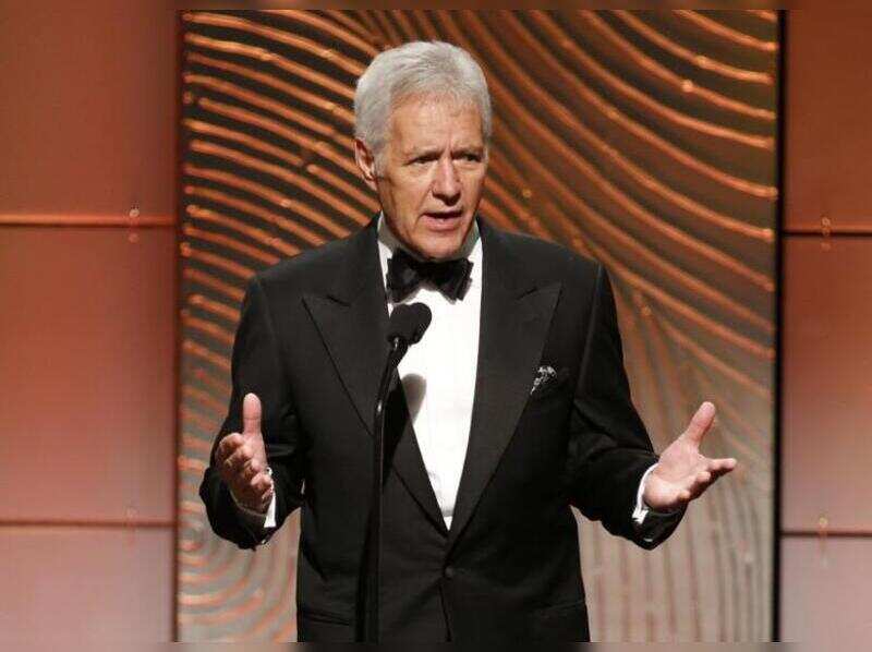 Jeopardy television game show host Alex Trebek speaks on stage during the 40th annual Daytime Emmy Awards in Beverly Hills, California June 16, 2013. (File photo: Reuters)