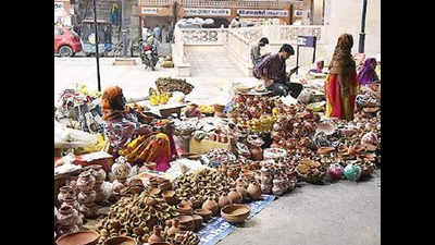 Vendors dot footpaths, Jaipur civic body yet to take action