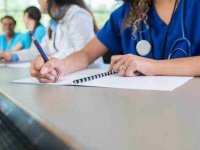 Fake nursing school in Karachi dupes over 50 students